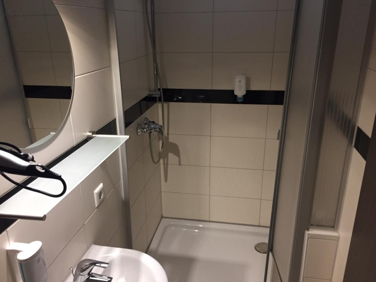 Hotel Ristorante Rostica Bad Urach Eksteriør bilde